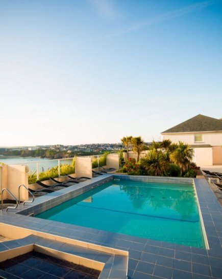 outdoor-pool-